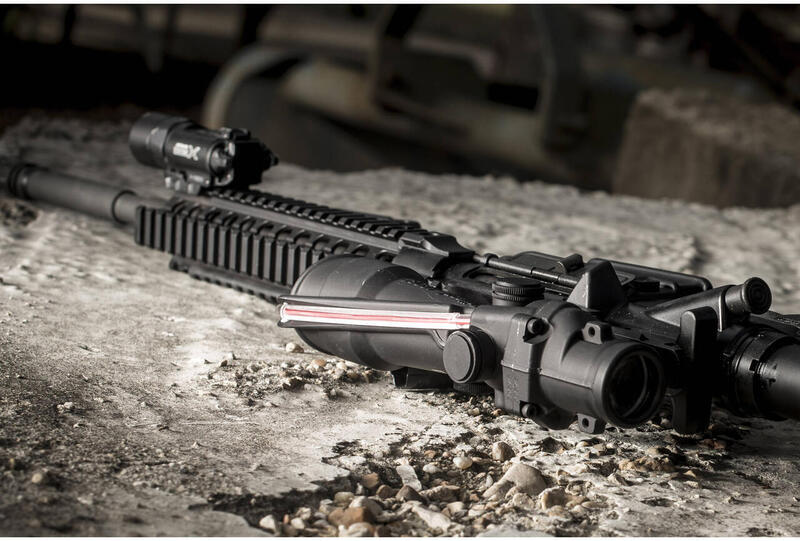 Trijicon 4x32 ACOG LED Illuminated Scope and 3.25 MOA Red Dot Type 2 LED RM01 Sight Kit